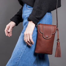 Load image into Gallery viewer, Lisbon Vertical Pouch